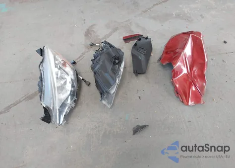 2019 Toyota Yaris Le z USA, uszkodzony, nr VIN 3MYDLBYVXKY524593